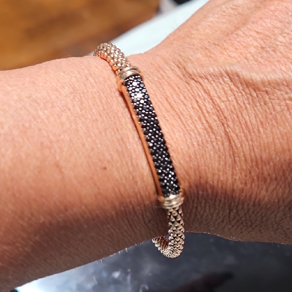 Sophisticated Black and Gold Mesh Bracelet